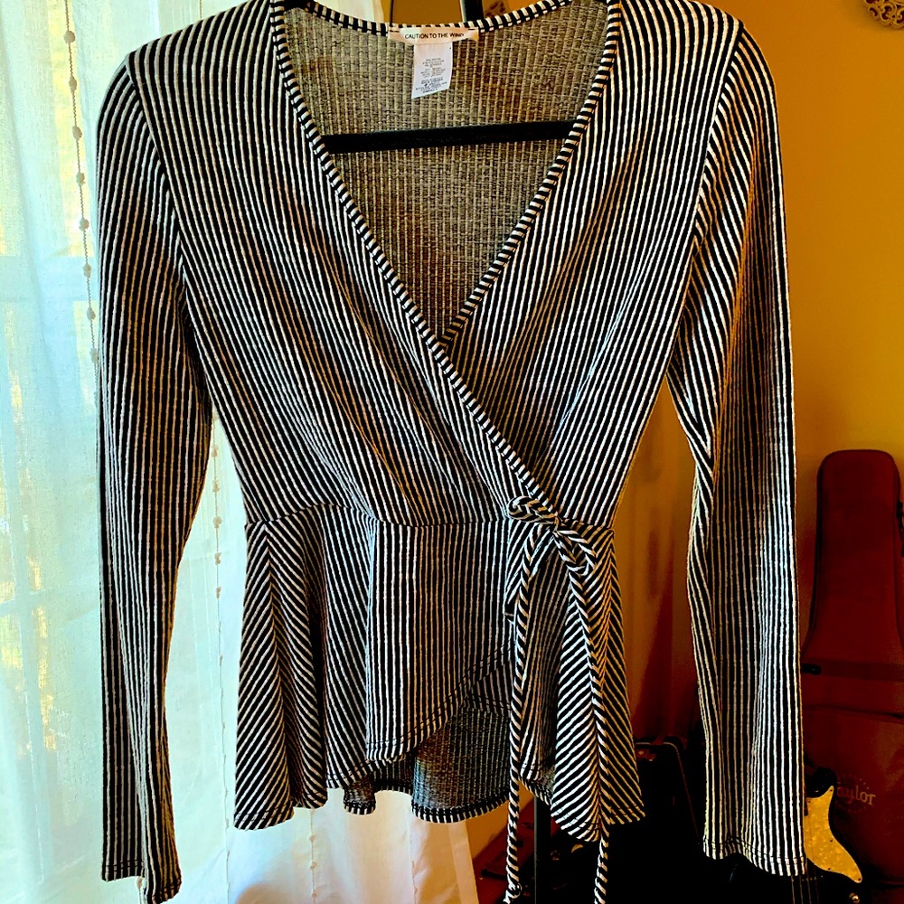 NWOT Caution to the Wind Tie Front long sleeve top